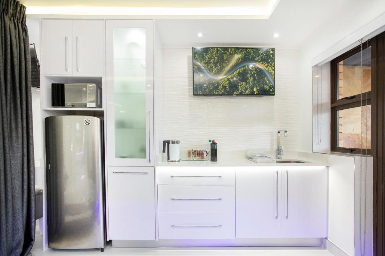 Wilderness Waters Boutique Suites - Adults Only ภายนอก รูปภาพ