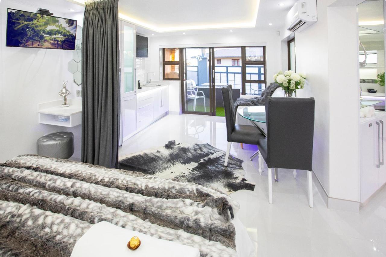 Wilderness Waters Boutique Suites - Adults Only ภายนอก รูปภาพ