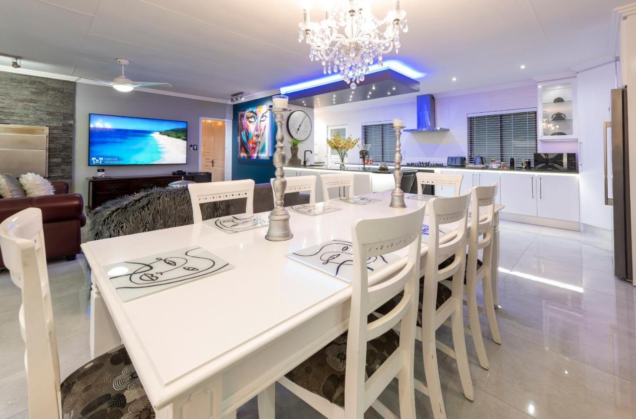 Wilderness Waters Boutique Suites - Adults Only ภายนอก รูปภาพ